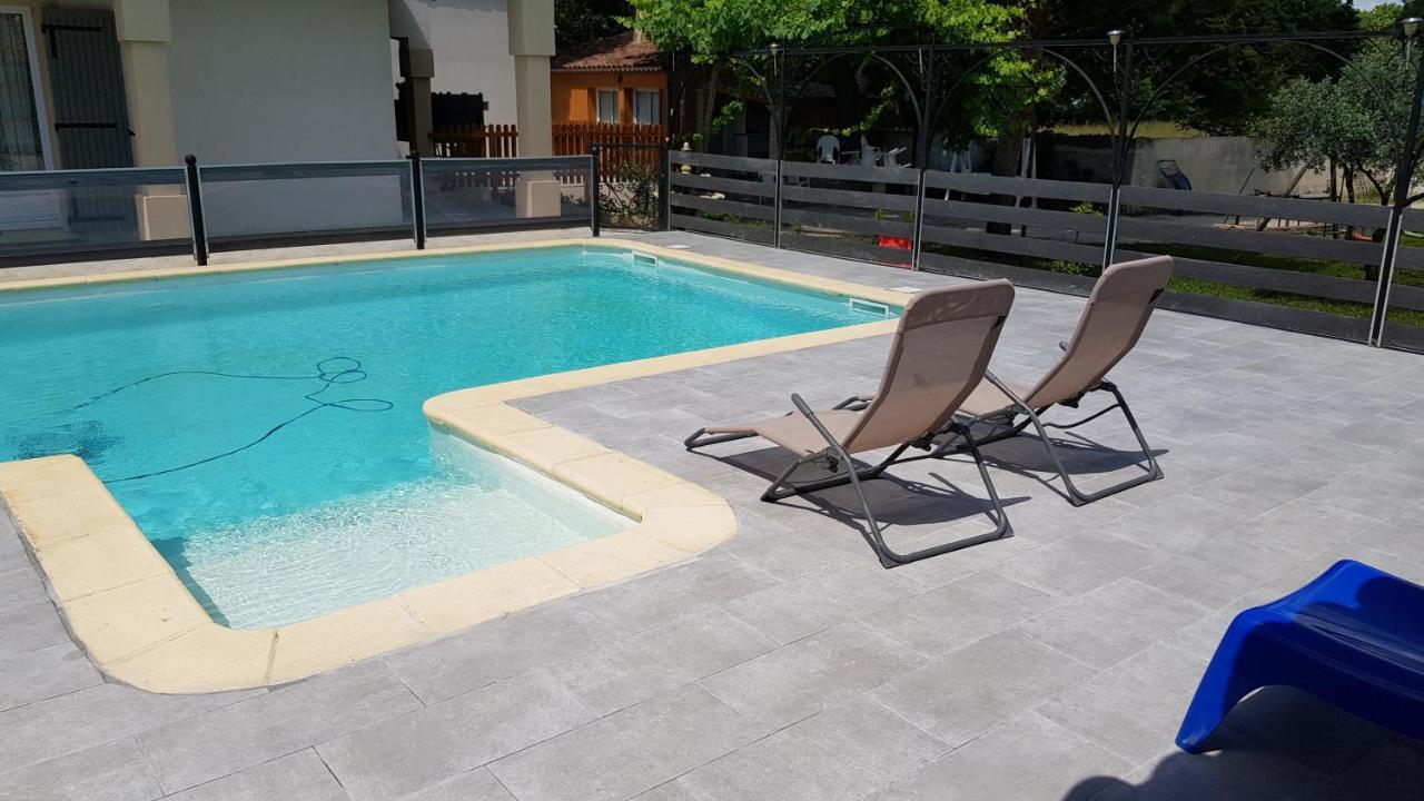 Charmante Maison Climatisee Vedene - Avignon Avec Piscine ภายนอก รูปภาพ